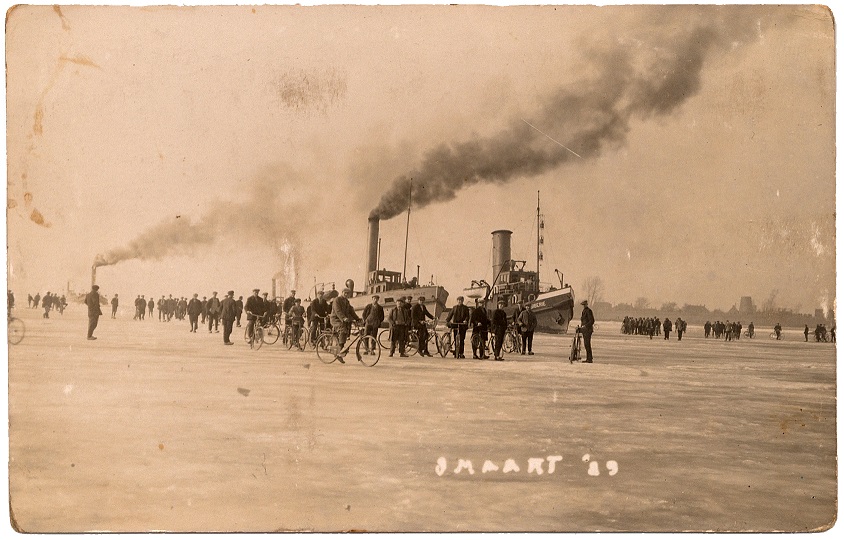 prentbriefkaart van bevroren Waal bij Herwijnen in 1929