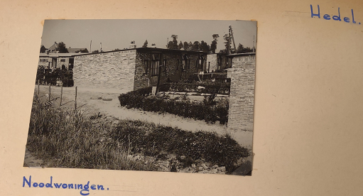 Foto noodwoningen in Hedel na de Tweede Wereldoorlog