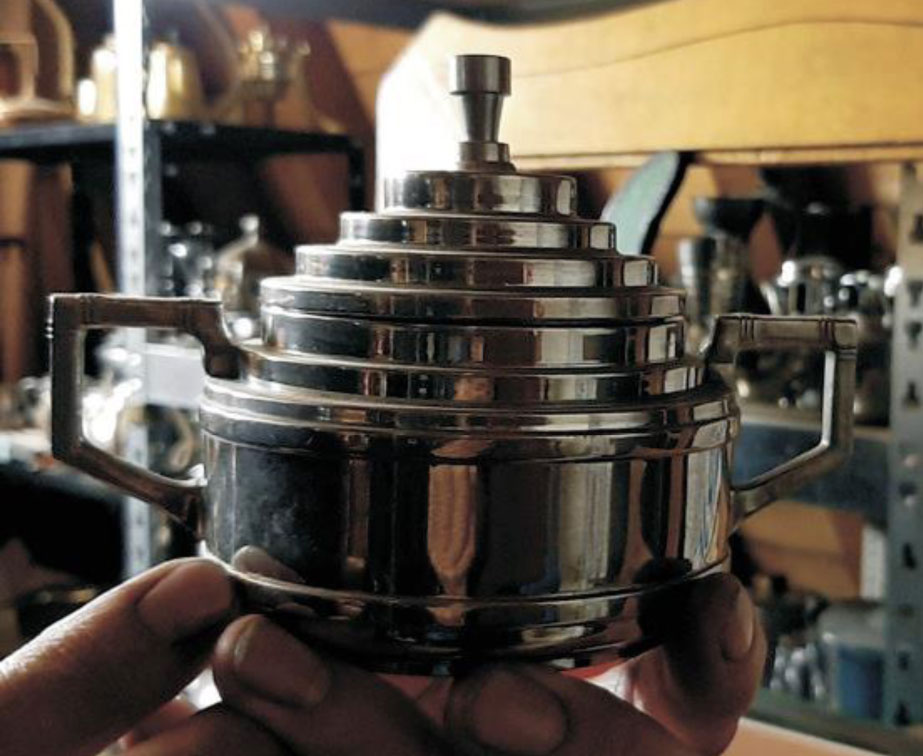 metalen voorwerp van Daalderop